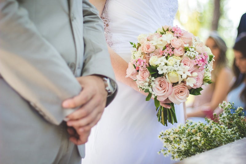Qual é a mão da aliança de casamento? 1 alianca casamento