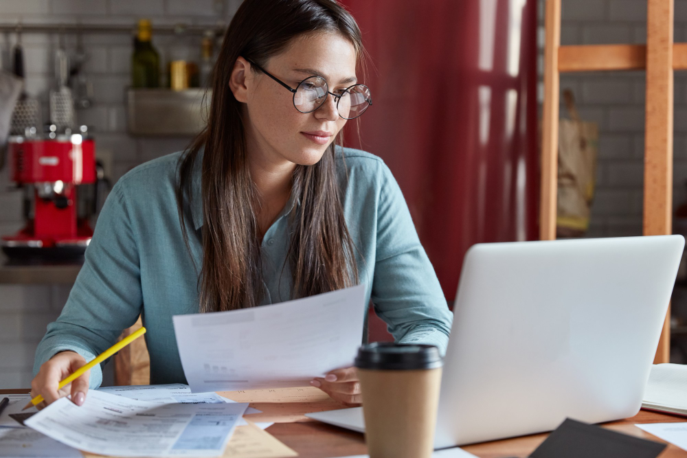 5 detalhes que você sempre esquece ao emitir notas fiscais 2 nota fiscal mulher